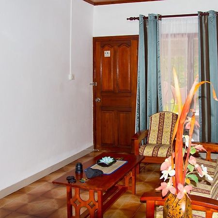 Вилла Seashell Self Catering Гранд-Анс Номер фото